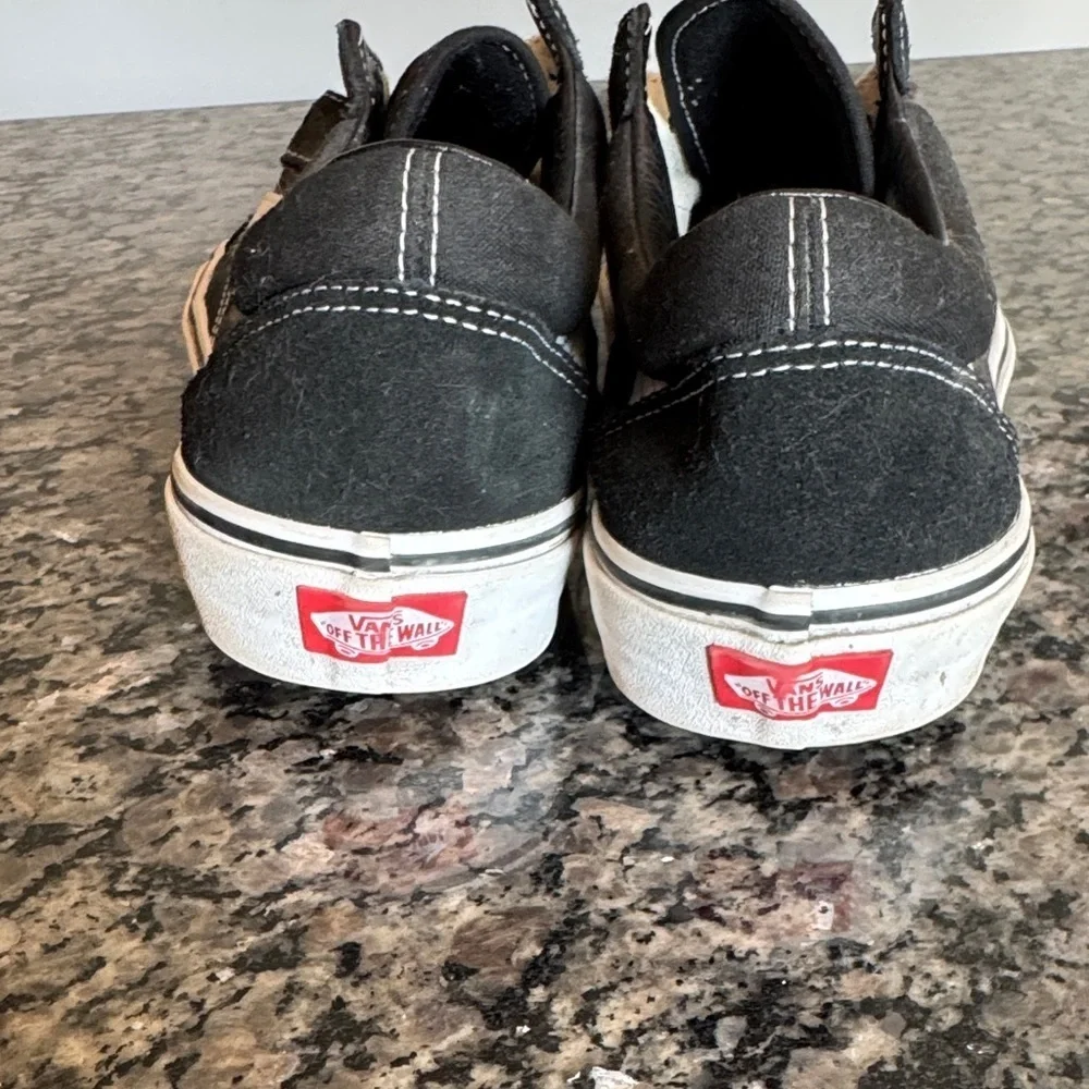 Vans Men's Black and White Sneakers EUC 11